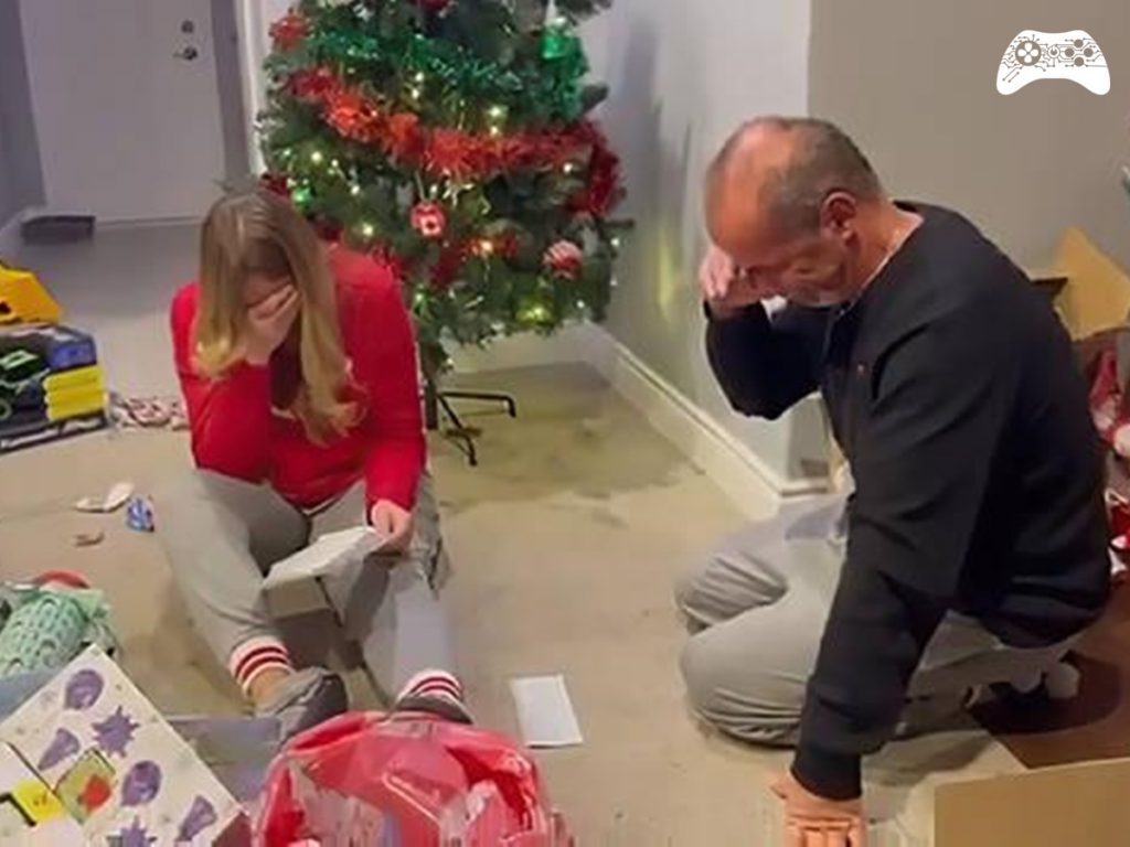 Streamer faz surpresa para pais no Natal
